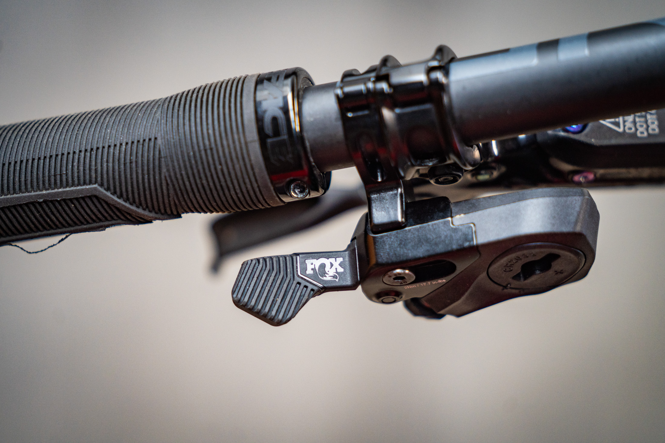 2025 fox transfer neo wireless dropper post
