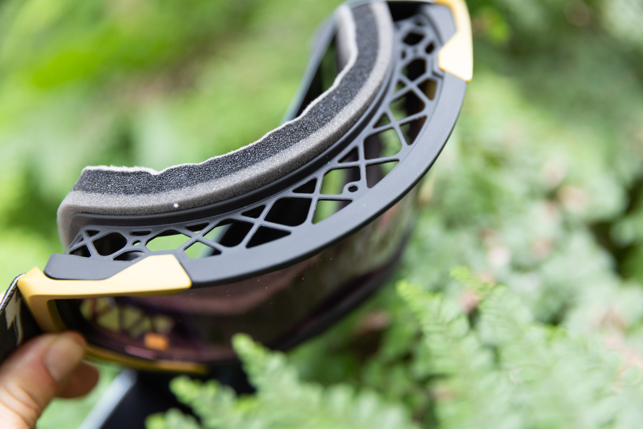 Smith Rhythm goggles top anitfog vents