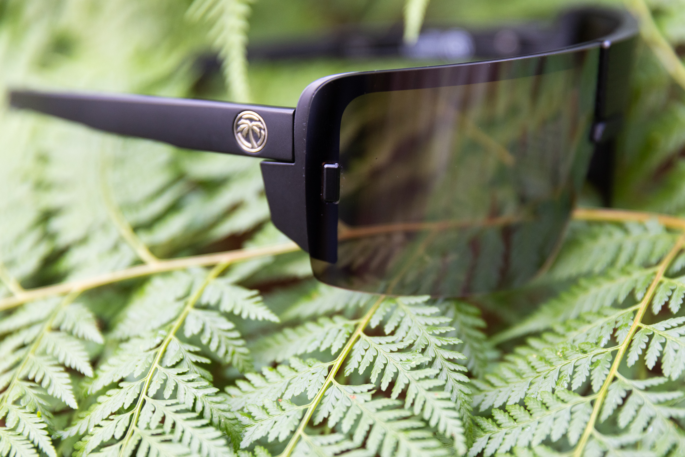 Heatwave Vector tool-less lens swaps made easy with these notches on the frame.