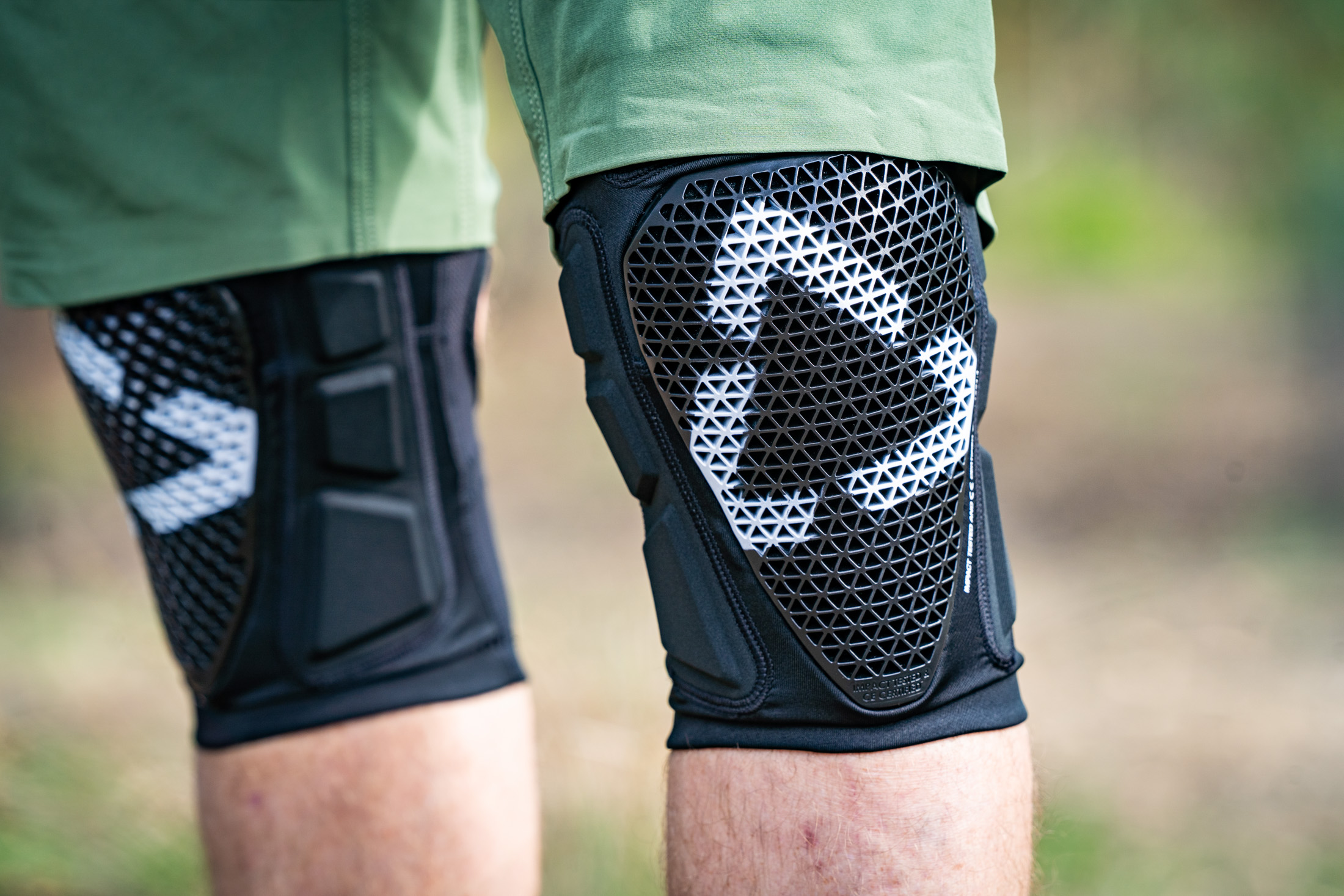 leatt airflex pro knee pads