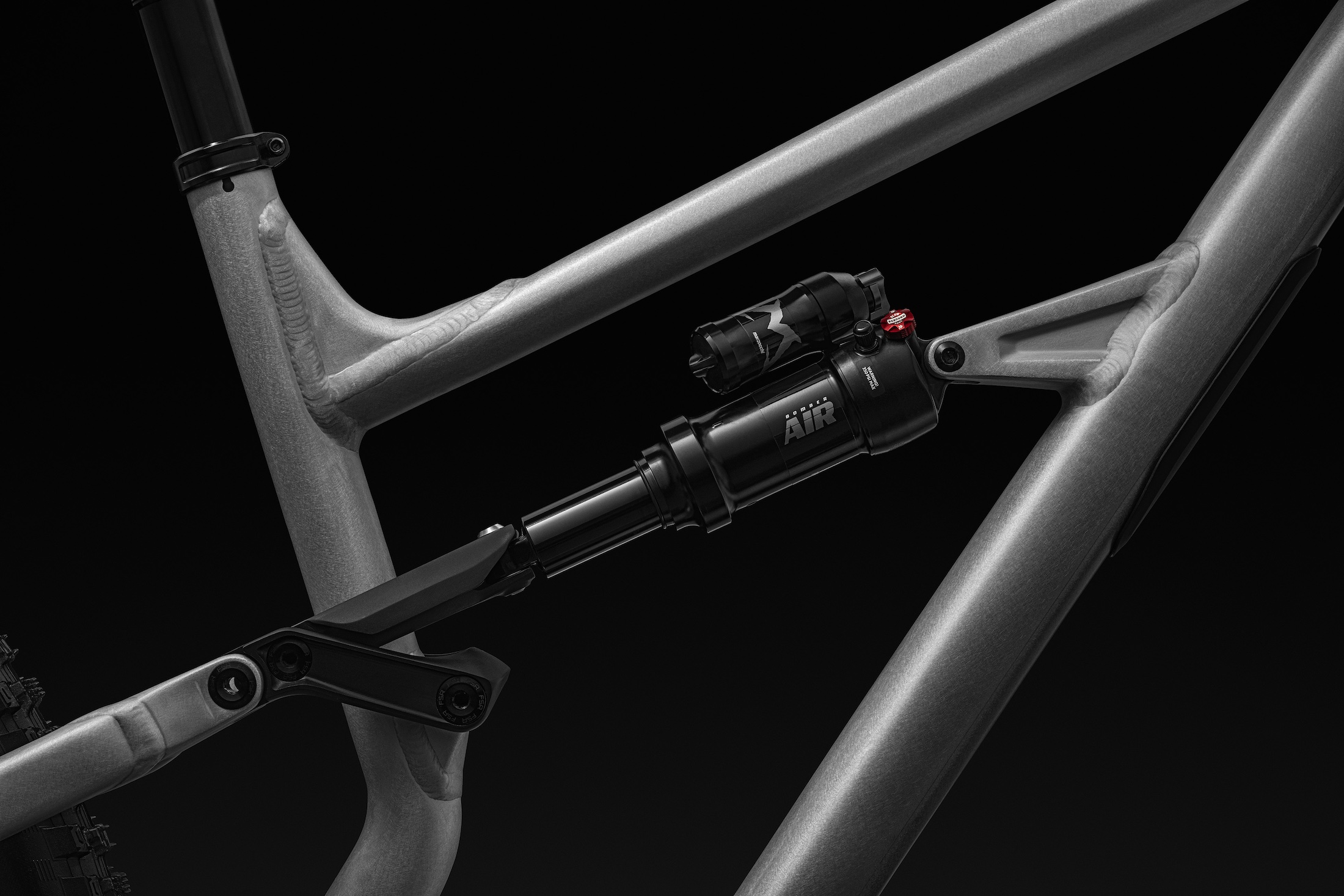 2025 specialized status 140 170 dh