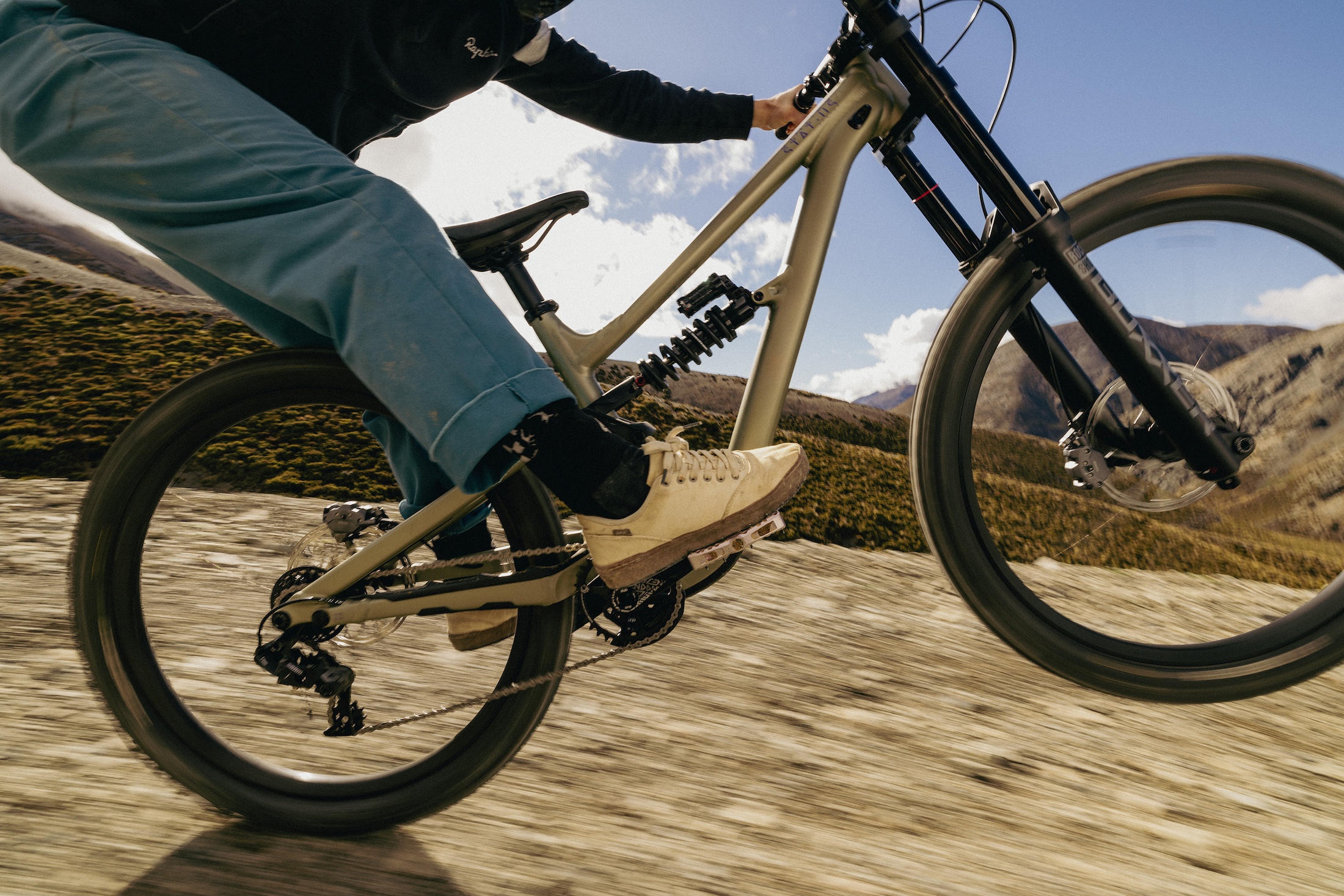 2025 specialized status 140 170 dh